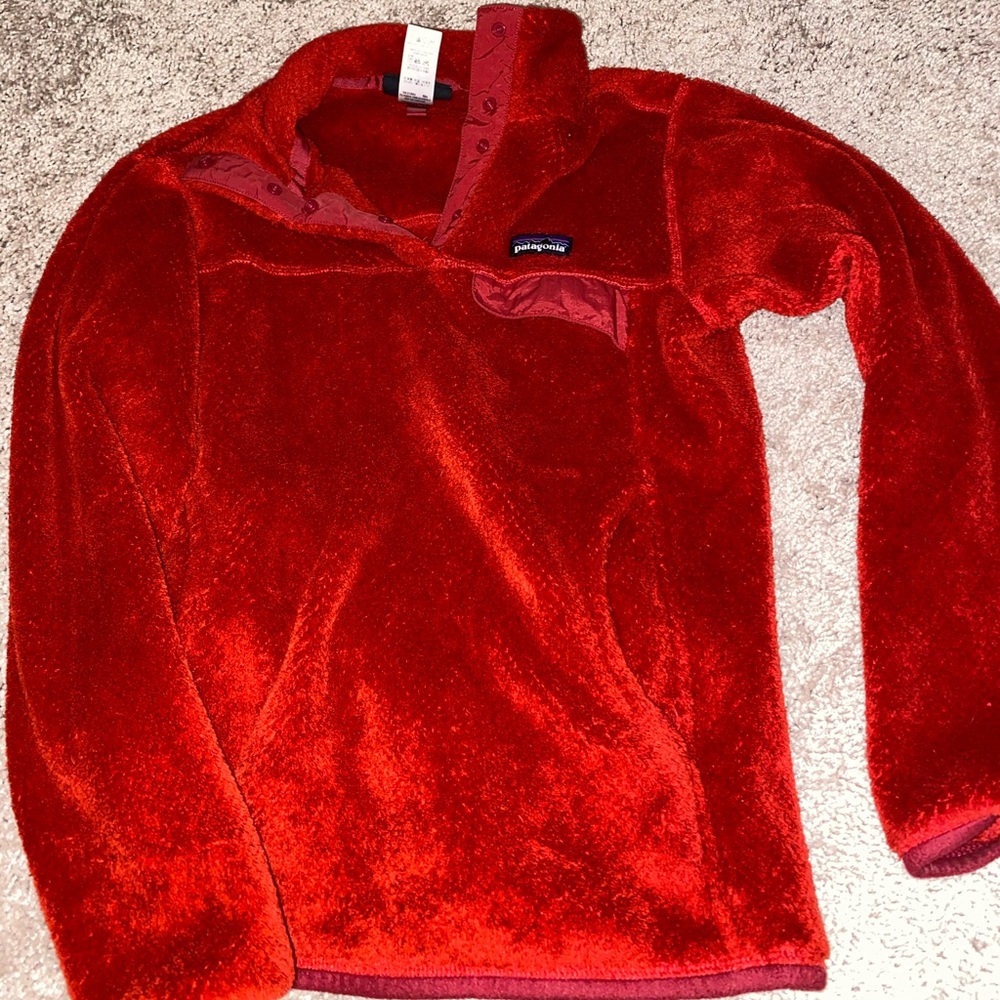 Patagonia small red pullover